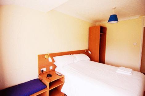 Stansted Inn Бишопс-Стортфорд Экстерьер фото